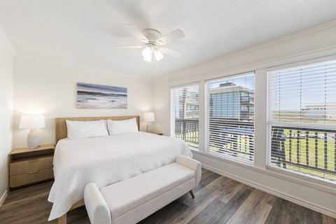 Beachhead 502 living room