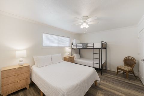 Beachhead 502 bedroom